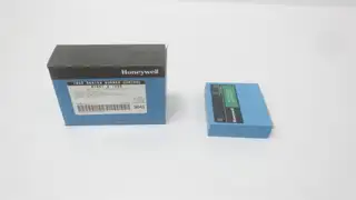 HONEYWELL R7847 A 1025 PLUG-IN RECITIFICATION FLAME AMPLIFIER